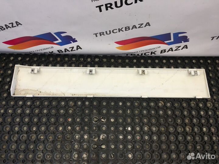 1831061 Накладка крыла правая