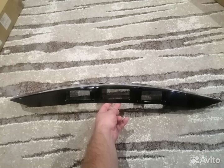 Новая накладка двери багажника Mazda CX-9