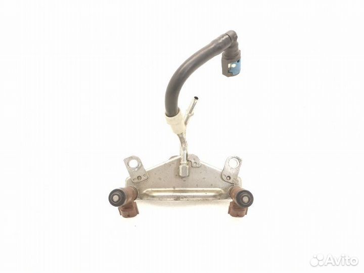 Топливная рейка (рампа) левая Subaru Legacy B14