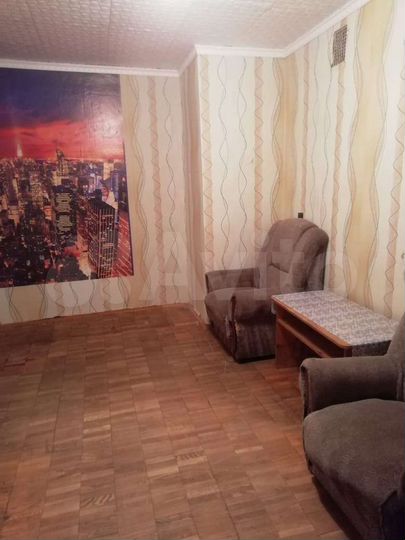 Комната 13 м² в 8-к., 3/5 эт.