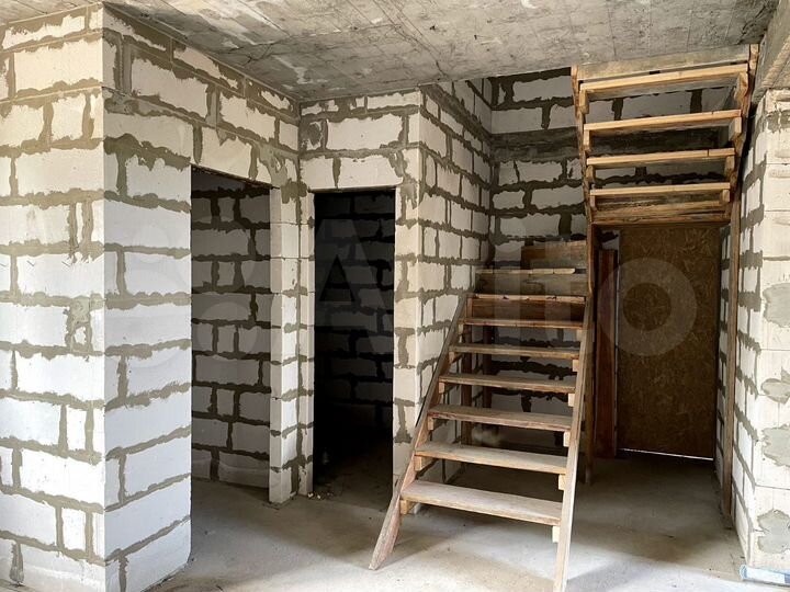 Дом 160 м² на участке 5 сот.