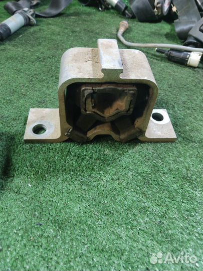 Опора двигателя правая LADA Largus Cross