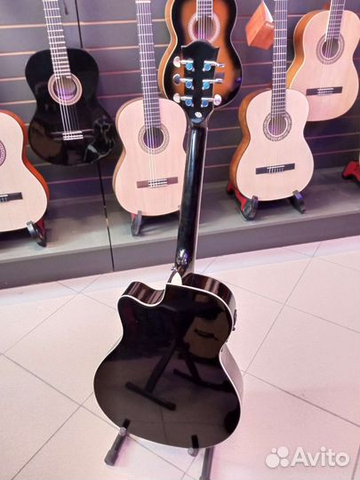 Электро-акустическая гитара