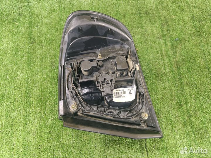 Фонарь задний левый Nissan primera P11