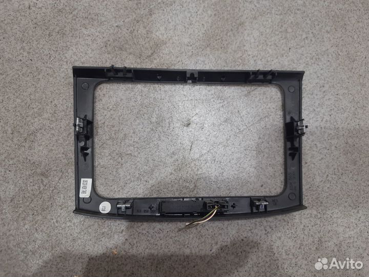 Декоративная накладка радио Volkswagen Passat B6