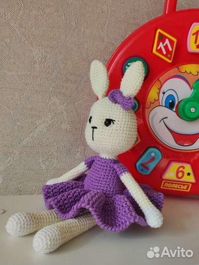 Зайчата (вязаные игрушки)