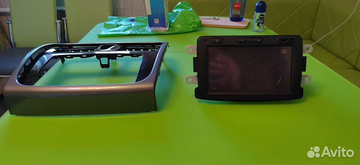 Штатная магнитола на Renault Logan 2