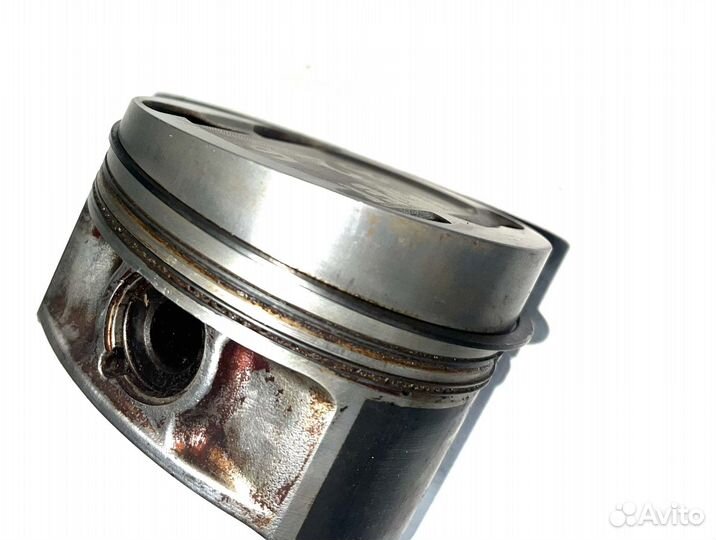 Поршень VW Touareg 3.2