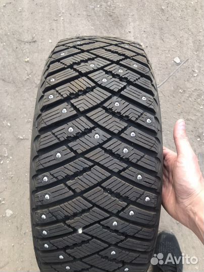 Goodyear Ultragrip Ice Arctic 205/55 R16
