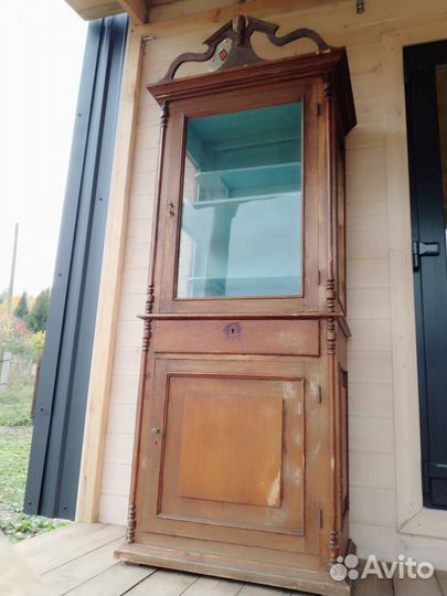 Старинный буфет