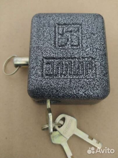 Замок гаражный. Новый