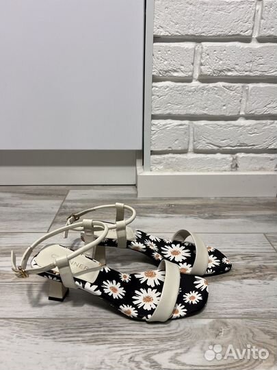 Босоножки женские 37 размер летние бело-черные