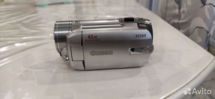 Цифровая видеокамера