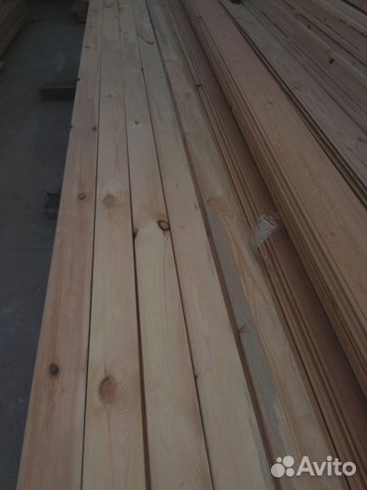 Сосновые доски, надежность и стабильность в каждом детале