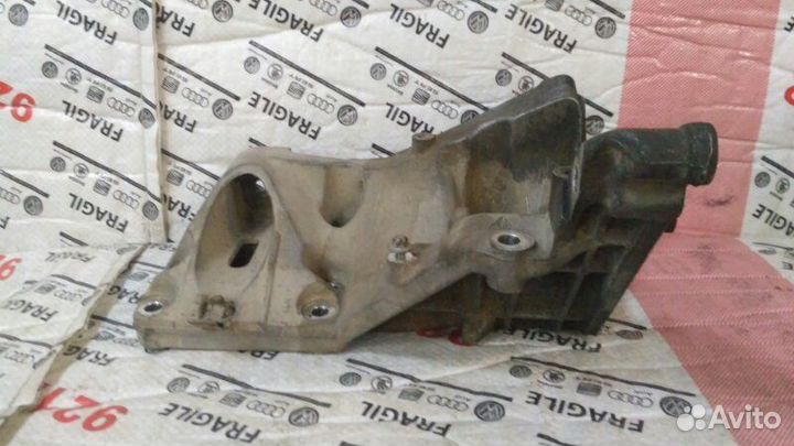 Кронштейн компрессора кондиционера Porsche Cayenne