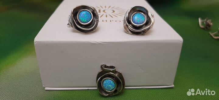 Серебряные серьги с опалом