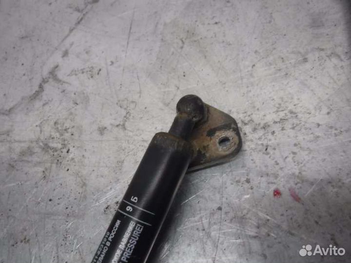 Амортизатор багажника задний правый Лада Приора