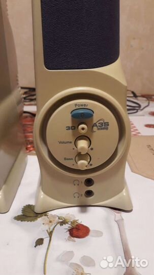 Колонки с встроенным сабвуфером