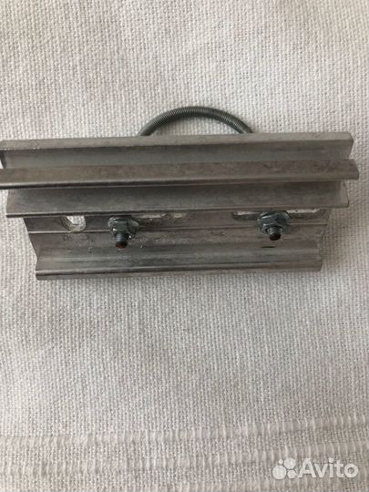 Кронштейн для теплодатчика на трубу до 25