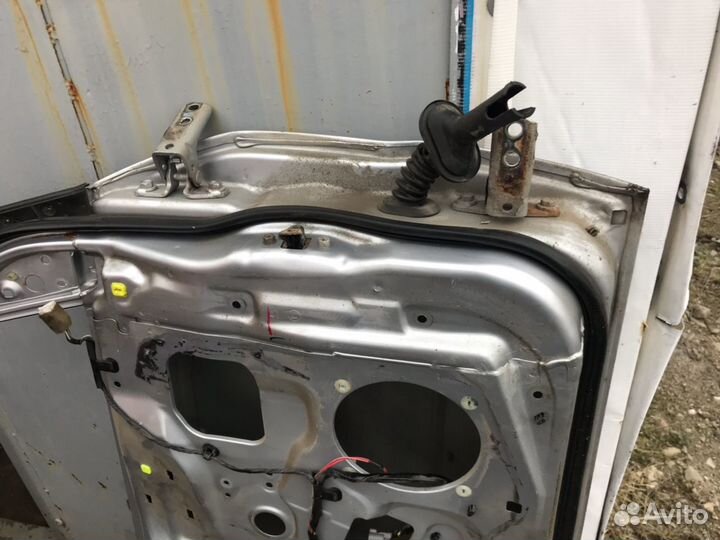 Mitsubishi Lanser 9 дверь передняя левая