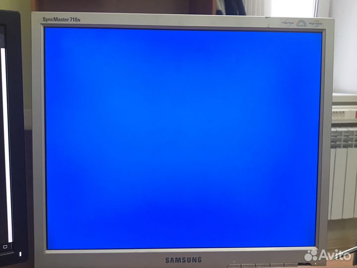 Монитор Samsung 710n