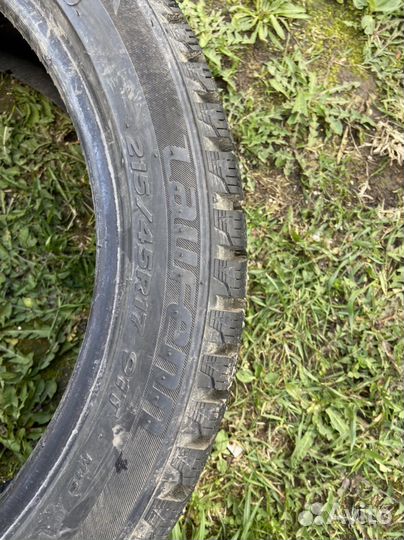 Laufenn I Fit Ice LW 71 215/45 R17