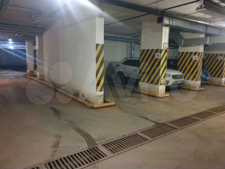 Машиноместо, 15 м²