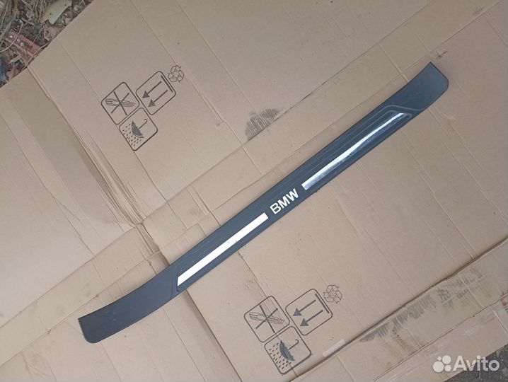 Правая передняя накладка порога бмв е39