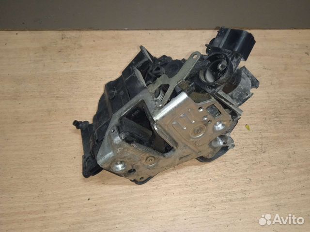 Замок двери передний правый Mercedes w210 мерседес