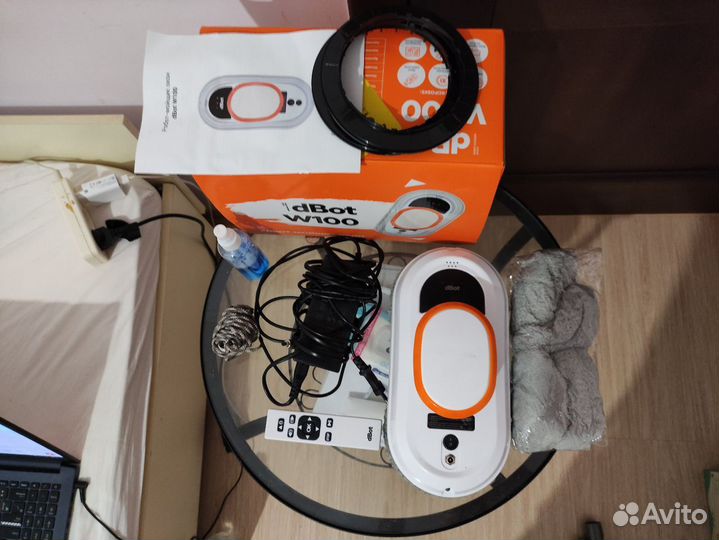 Робот-мойщик окон dBot W100