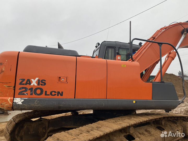 Гусеничный экскаватор Hitachi ZAXIS 210LCH, 2016
