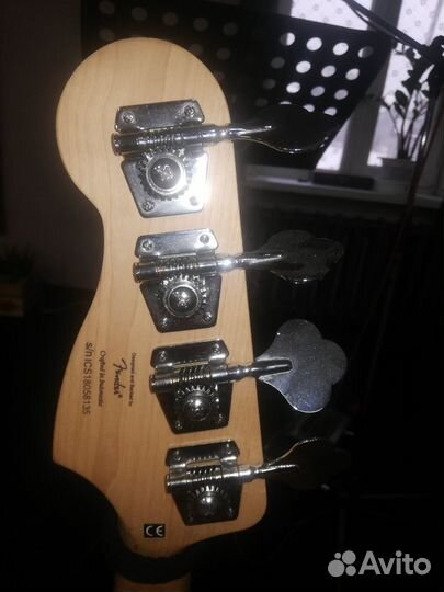 Продам бас гитару