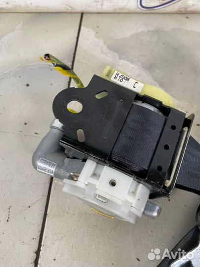 Ремень безопасности передний правый Mazda Mazda3