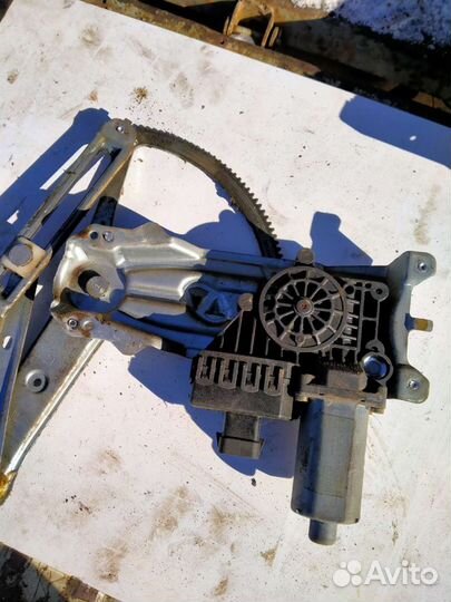 Стеклоподъемник перед. лев. Опель астраG. купе