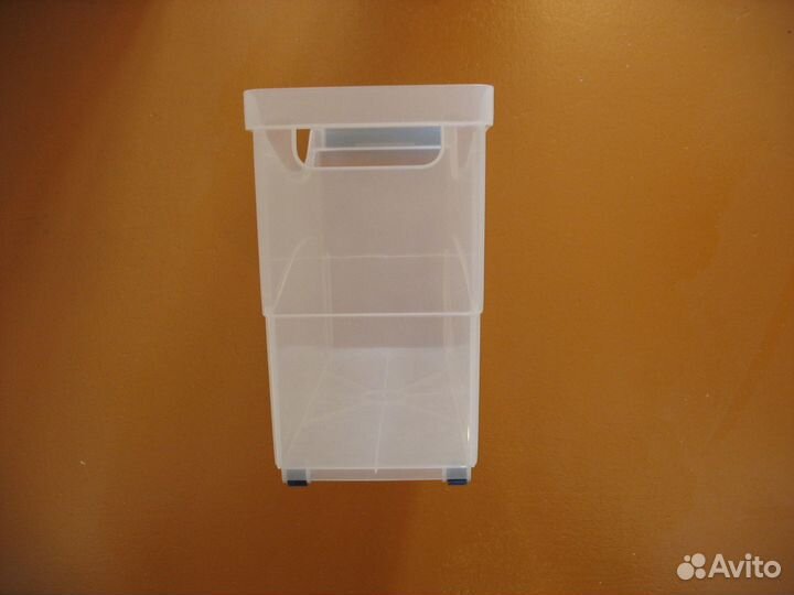 Контейнер пластиковый на колесиках