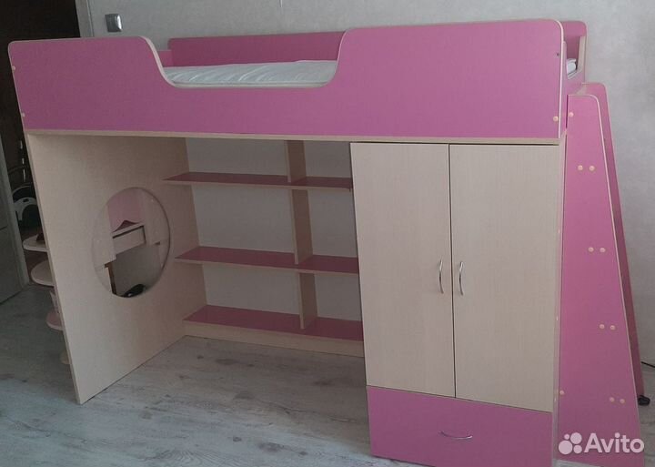 Кровать детская двухъярусная