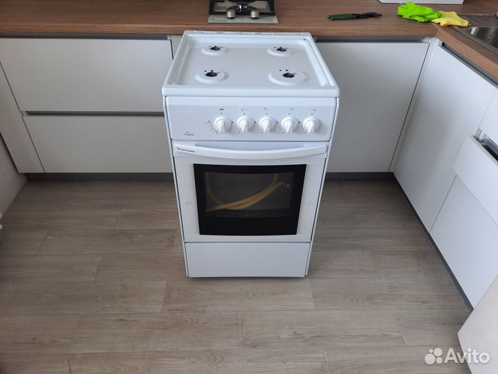 Газовая плита с газовой духовкой