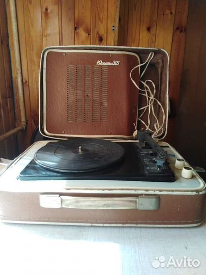 Проигрыватель для пластинок Юность 301 СССР Винтаж