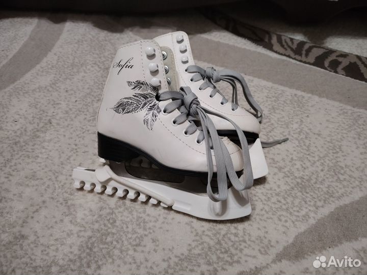 Коньки фигурные для девочки