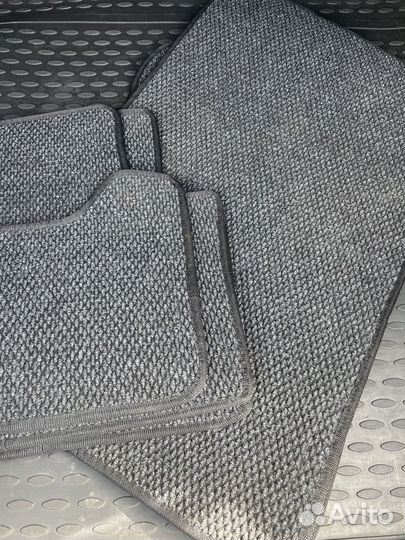 Автомобильные коврики текстильные