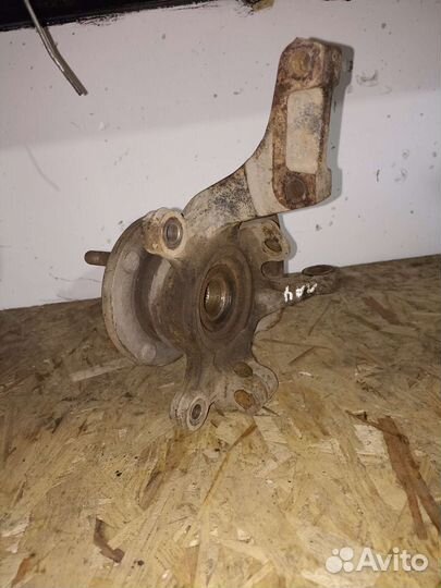 Кулак правый chevrolet lacetti