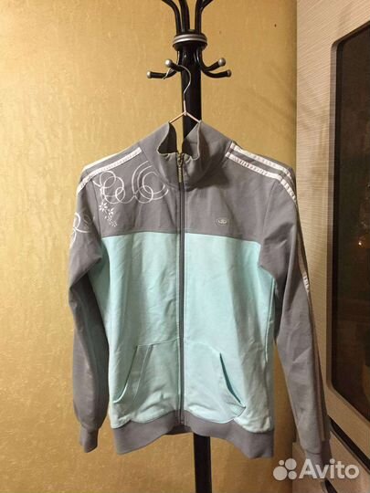 Спортивный костюм женский