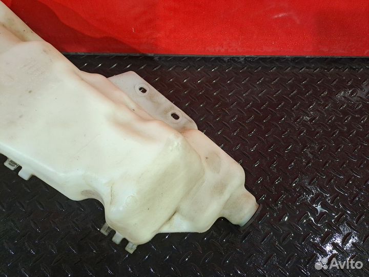 Бачок омывателя лобового стекла