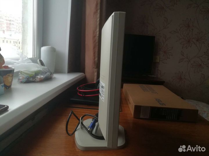 Монитор Samsung