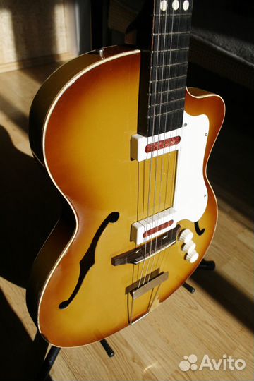 Электрогитара полуакустическая 1972 года