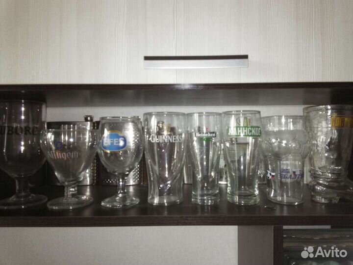Коллекция пивных кружек и бокалов