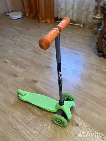 Самокат трехколесный от 2 лет