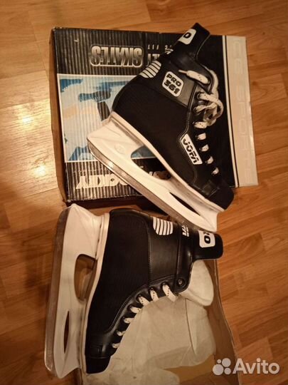 Коньки хоккейные