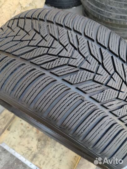 Hankook Winter I'Cept Evo 3 X W330A 295/35 R21 107V