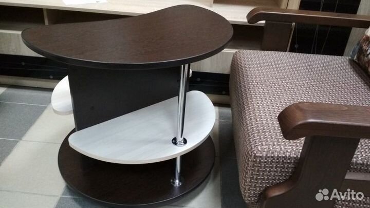 Стол журнальный